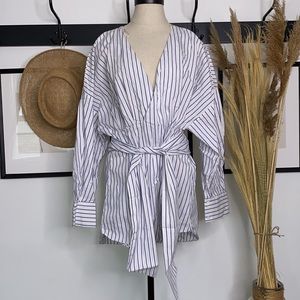 Zara white/blue striped v neck tunic size XL